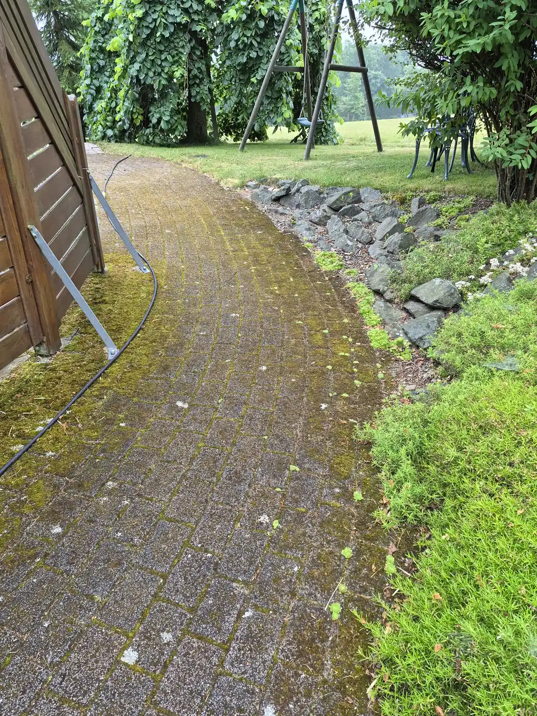 Pflasterreinigung in Winterberg-Langewiese – vorher